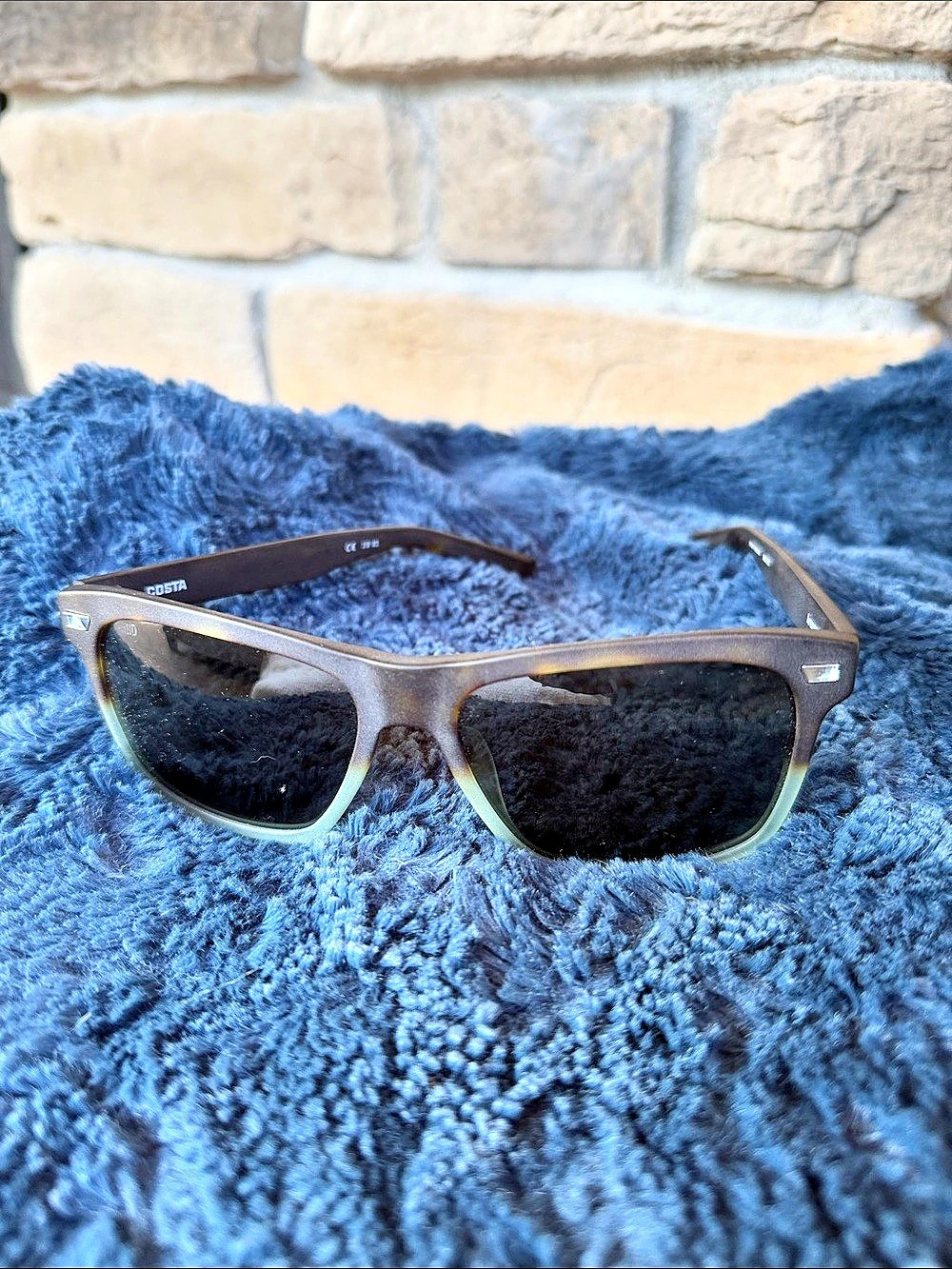 Costa Aransas Sunglasses in Brown & Green with 580P polarized lenses - Like New